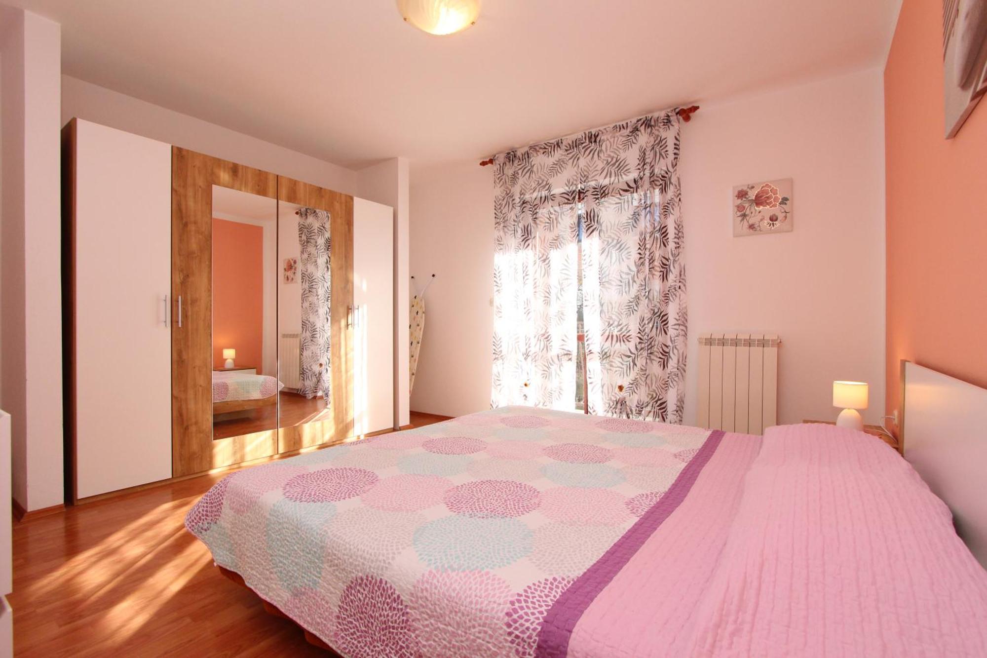 Rooms And Apartment Sanja ロヴィニ エクステリア 写真