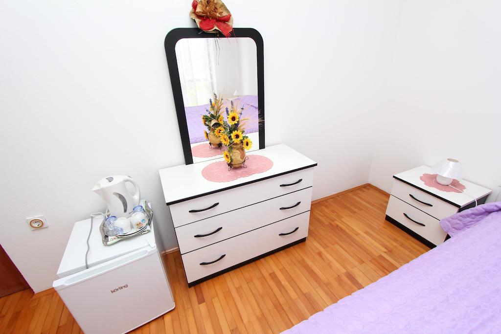 Rooms And Apartment Sanja ロヴィニ 部屋 写真